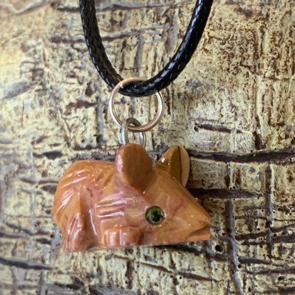 Soapstone Mouse Pendant Necklace Carved Pink Stone Miniature Animal Polished 18" - Picture 1 of 8